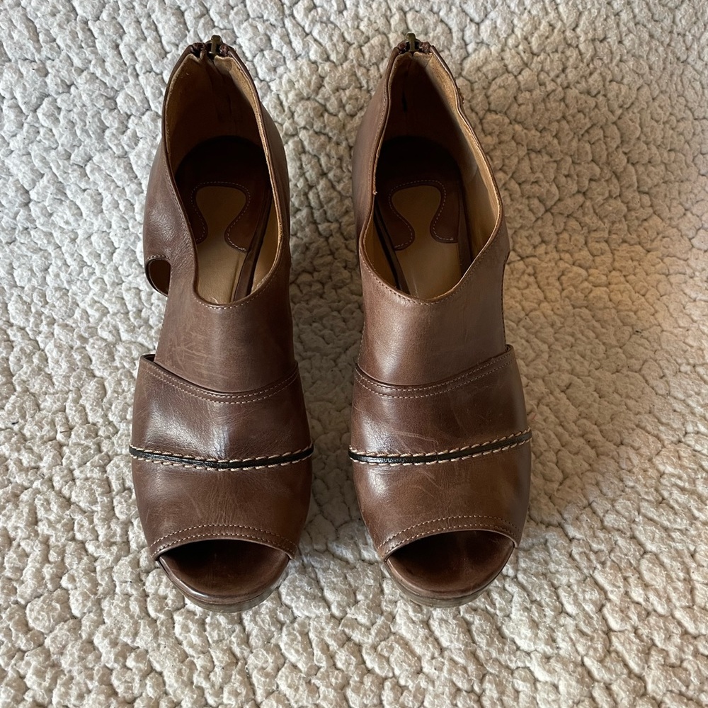 Authentic CHLOE Wedge Heel Peep Toe Shoes - Picture 3 of 8